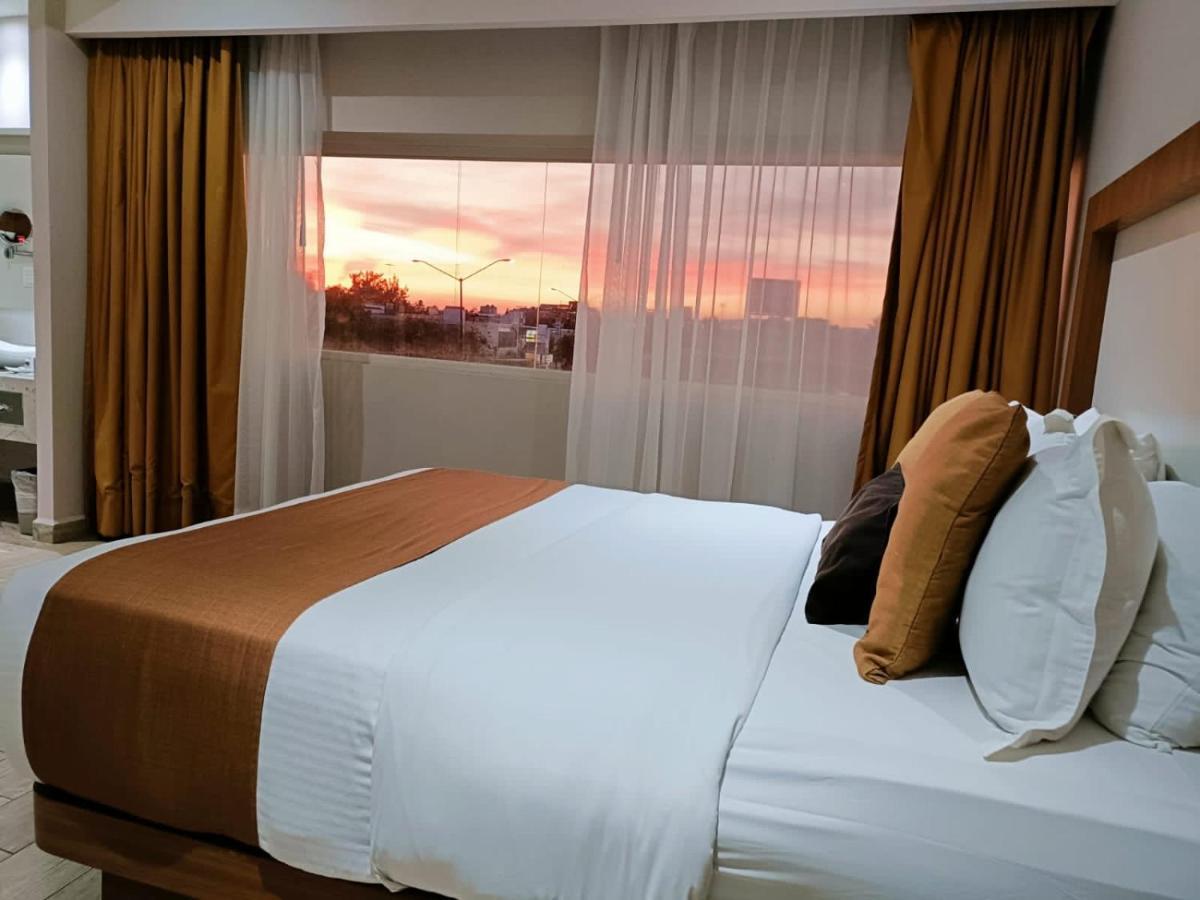 Hotel Soleil Business Class Leon Luaran gambar